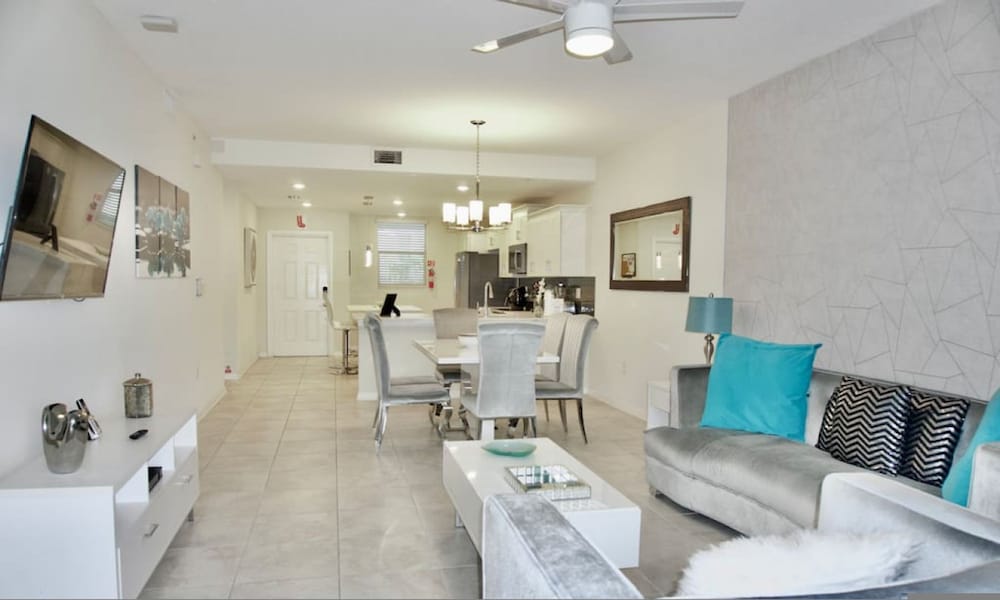 104 Modern Condo Storey Lake Disney