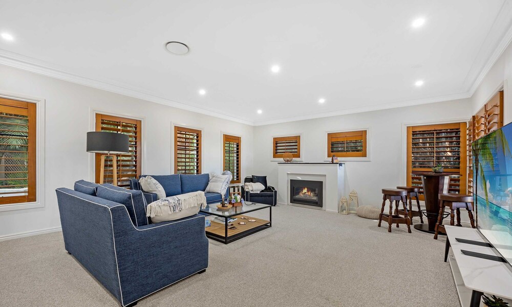 Metawise Luxe 6 Bed Ocean View Family Home in Seaforth