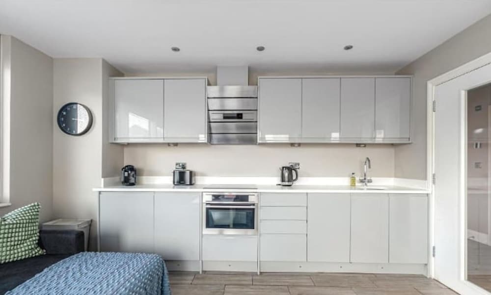 Modern Comfy 5 Location Few Steps From Pier view 2