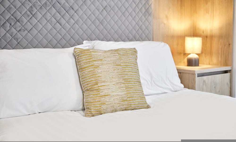 Host Stay Hideaway Retreat