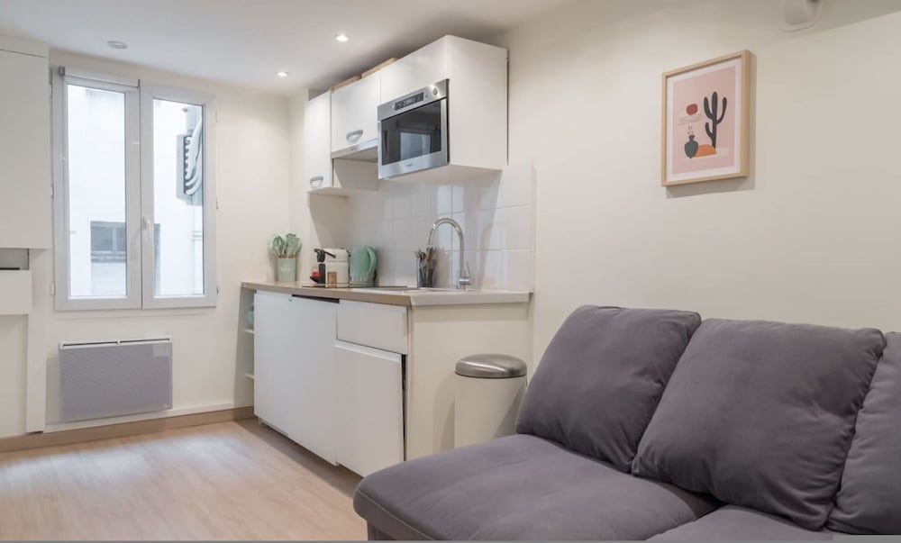 Lavie Maison Parisian Aircon Gem