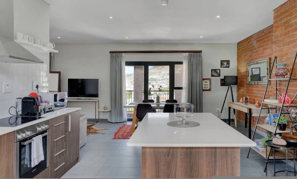 Penthouse Apt Historic Charm Incredible Views