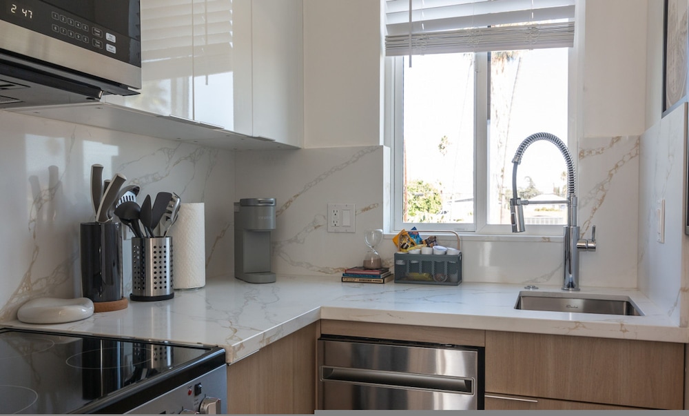 Scandinavian-style 1BR Apartment Built 2024 p83