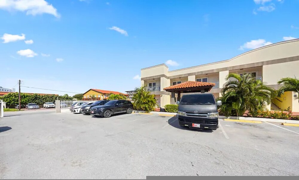 Lovely 1br1ba Condo Walk to Beach Pool BBQ