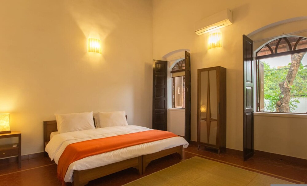 Salt by Hireavilla - 4BR w Heated Pool in Siolim