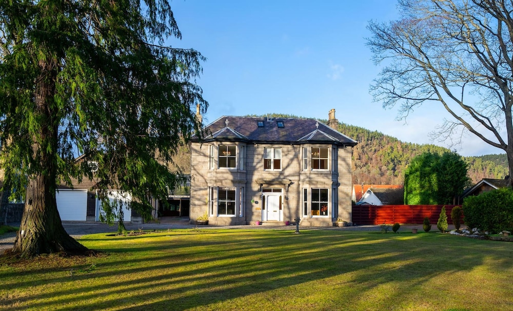 Inchgeal Lodge Ballater Royal Deeside