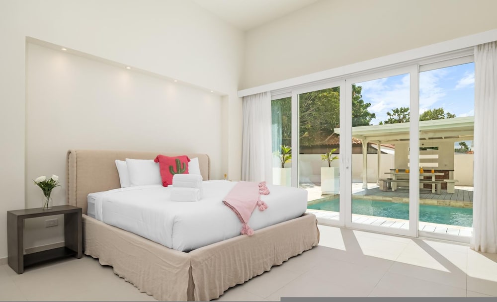 4 4 5 Rooftoppoolpingponggazebonear Ritz Beach