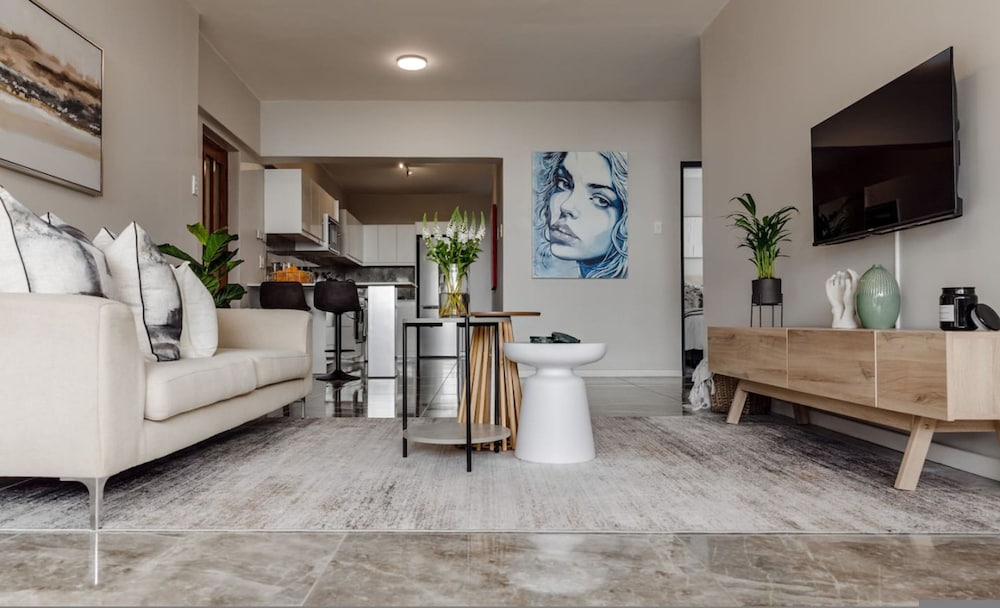 Sea-facing Apartment at Adelphi Galleria Seapoint