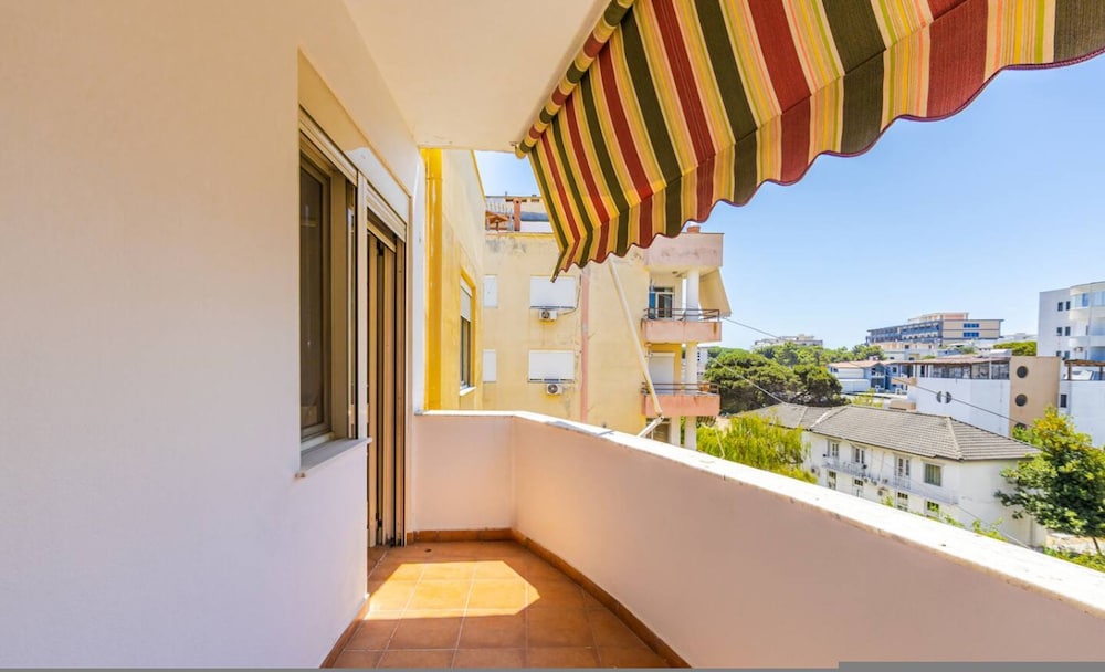 Sunny Balcony Stay Walk to Golem Beach