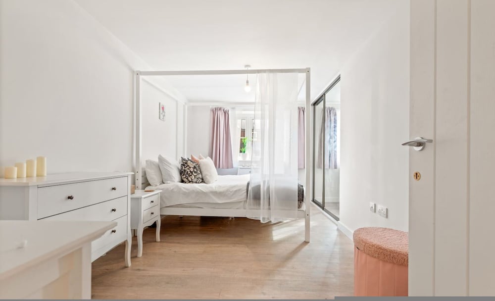 Franklin Apartment - From 140 Per Night
