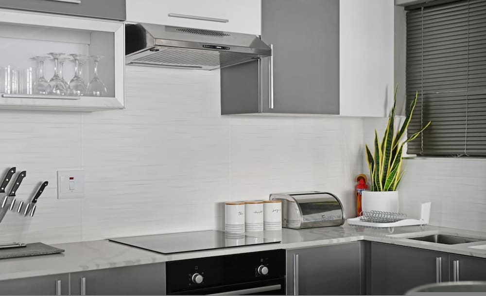 Modern 3-bed Apt Designer Touch Mountain Views