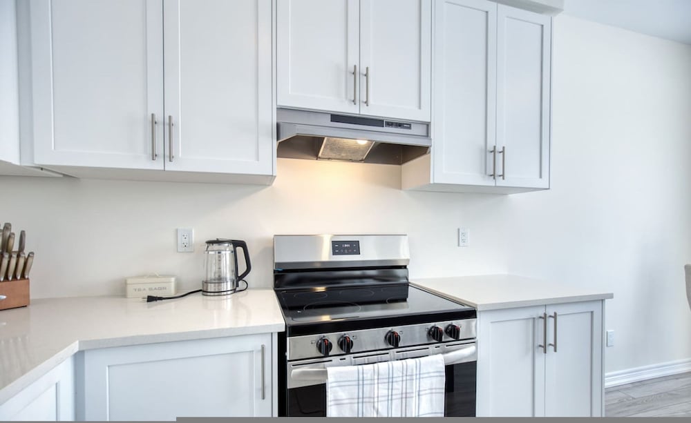 Spacious Brand New 4-bed Retreat in Quinte West