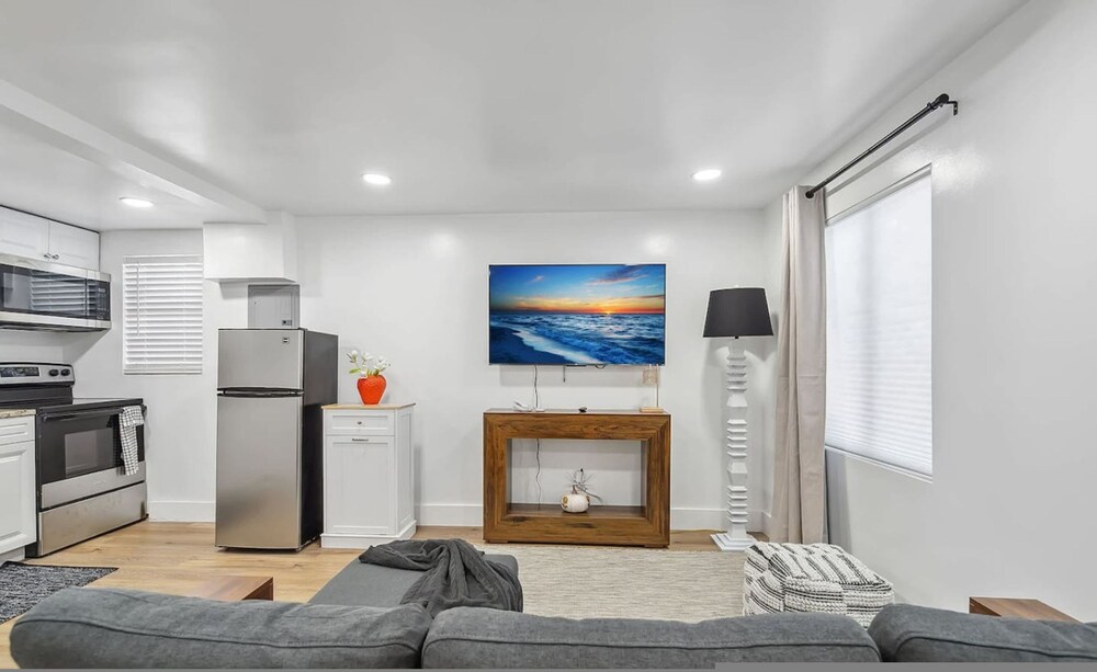 Casa Roselle 3 in Hollywood