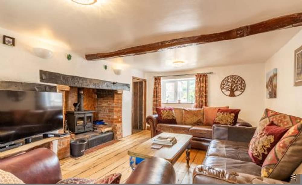 Host Stay Sand Pit Cottage