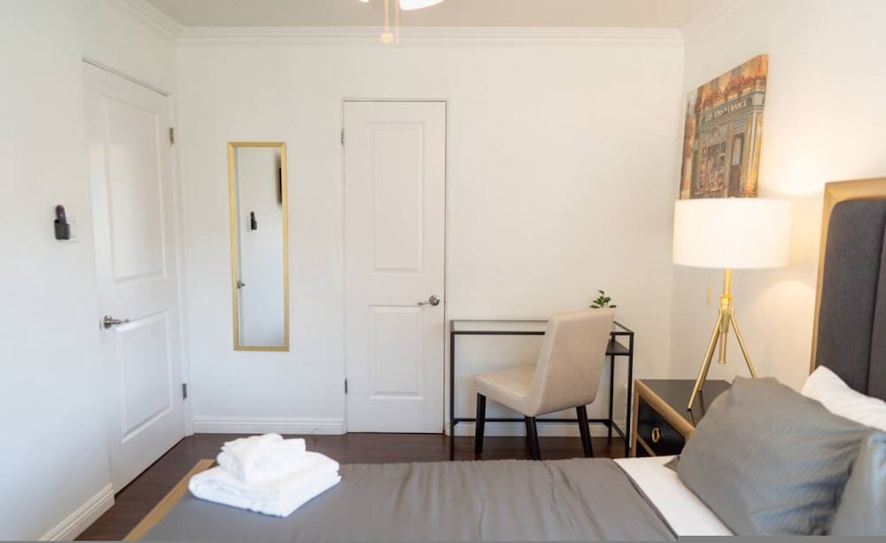 Tranquil 2BR Home in Beautiful Neighborhood P24