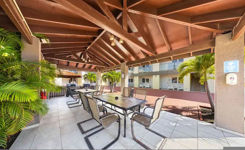 Lovely 1br1ba Condo Walk to Beach Pool BBQ