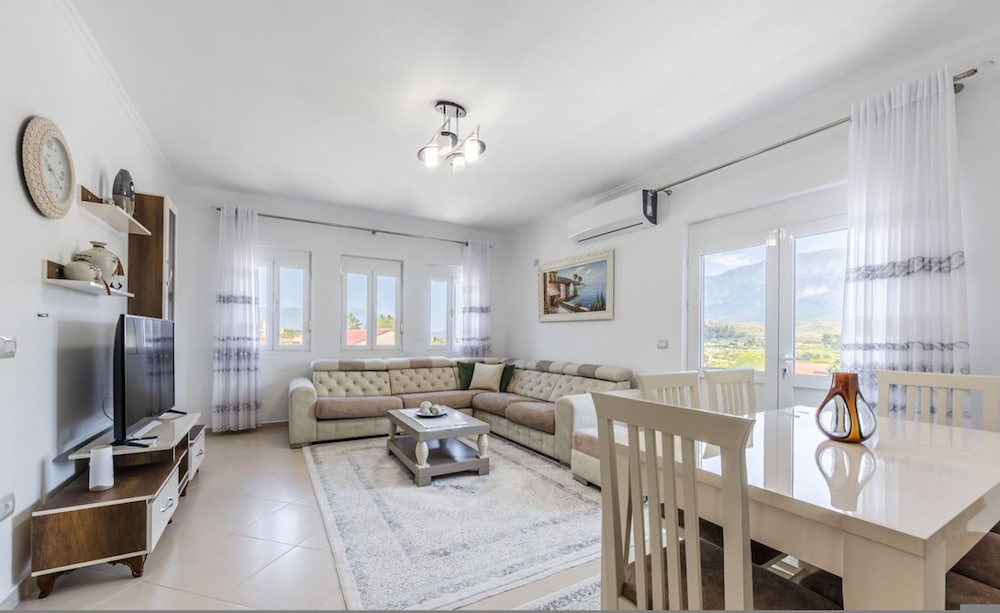 Hometown Apartment 2