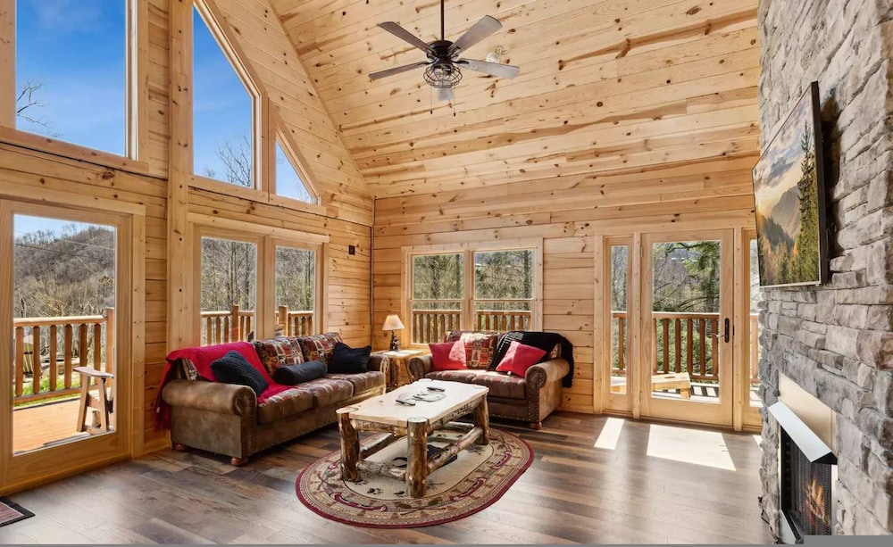 Mystic Cabin in Gatlinburg