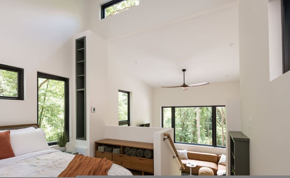 Two Modern Tiny Homes 4 Mile Drive to DT w Hot Tub Haus 50 43