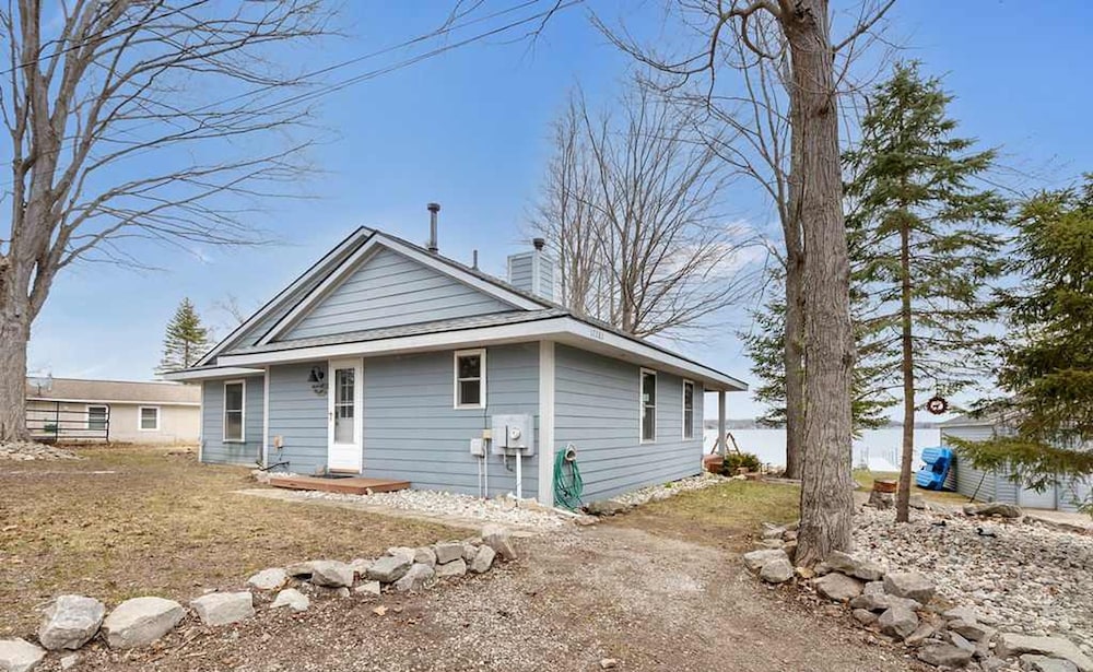 Long Lake Escape in Alpena