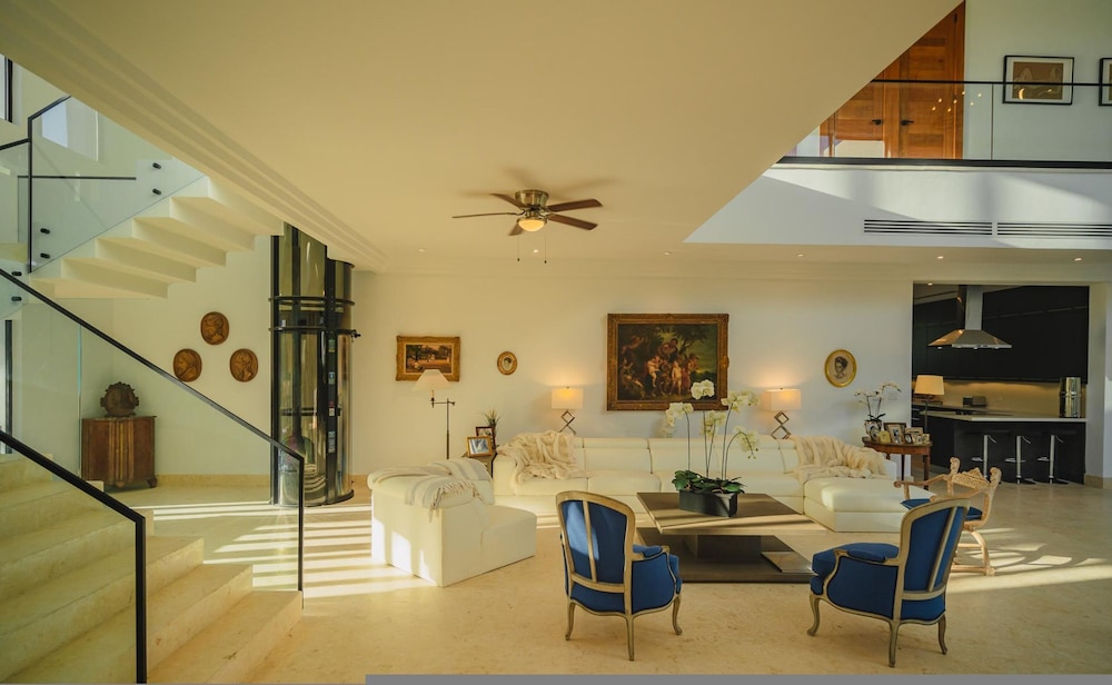 New Lake Front Villa in Golf and Beach Resort view 4
