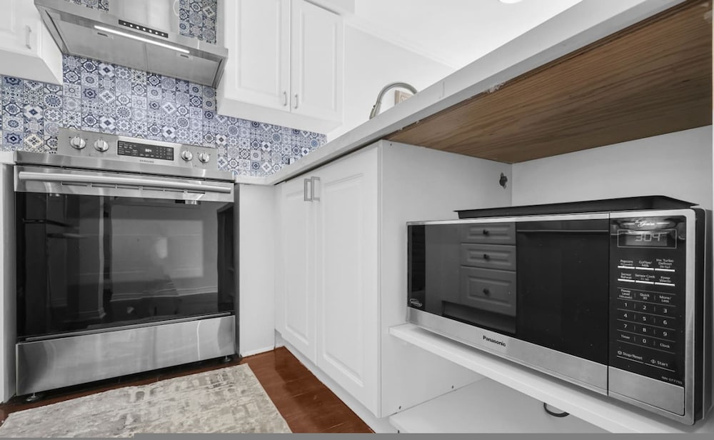 Newly Renovated 3BR in Whitby Family-friendly