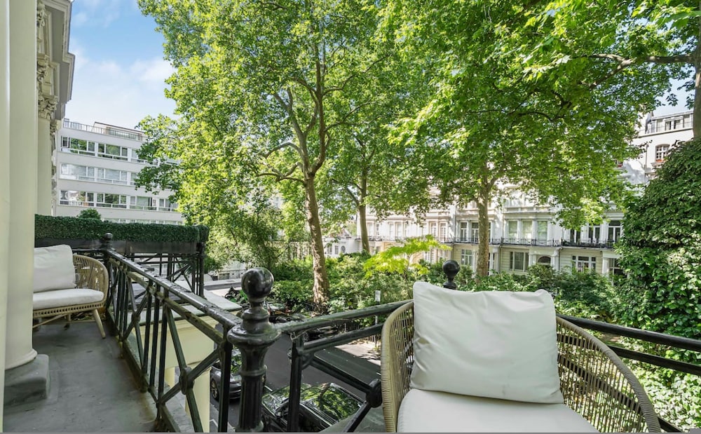 2-bed Knightsbridge Home