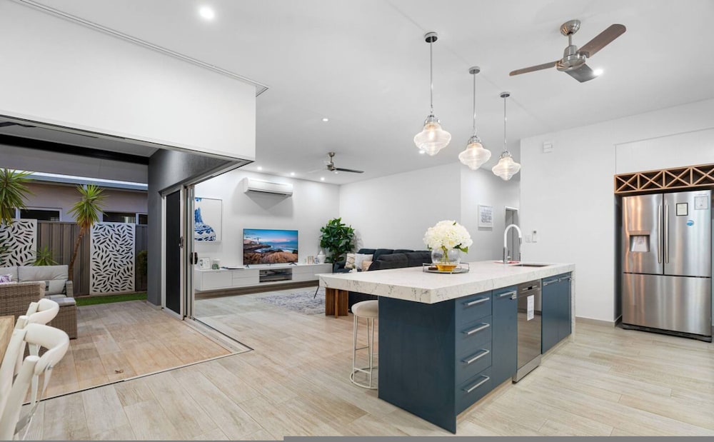 Zenhouse Solstice Designer 4-br Executive Retreat