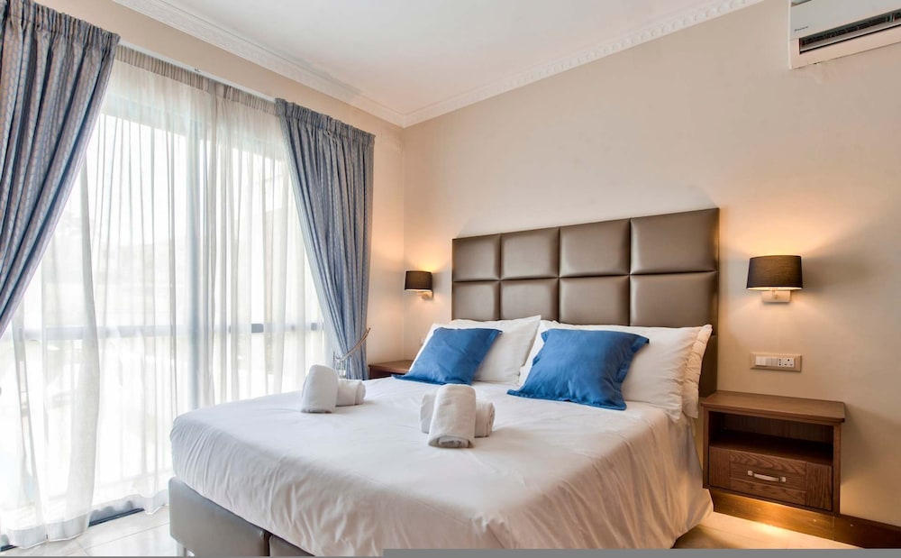 Villa Narcis - 2 Bedroom Villa With Private Pool