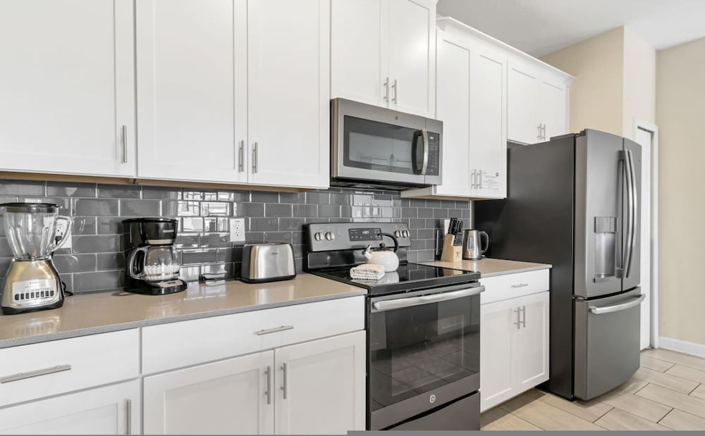 Amazing 4bdr w Pool Near Disney - 4914