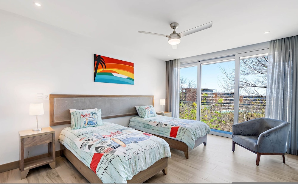 Luxury Villa Hot Tub Ocean Views Fully Staffed
