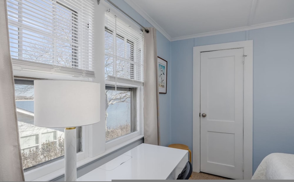 Beachfront Retreat - 5BR Home With Stunning Views