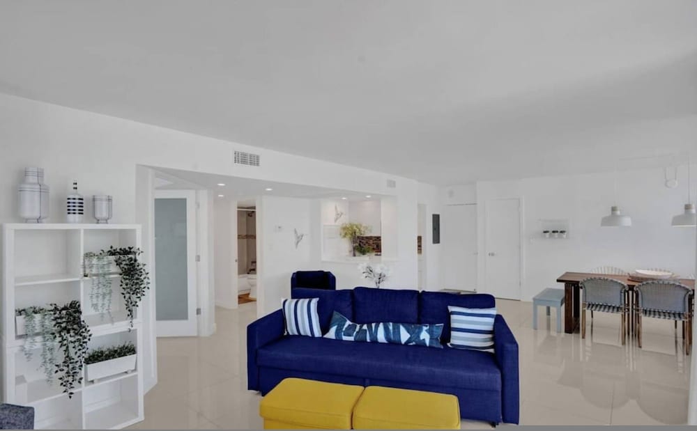 Boutique Luxury 2Br 2Ba Beach Intercostal View