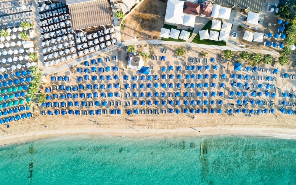 00 HA - HA DE CO D in Ayia Napa