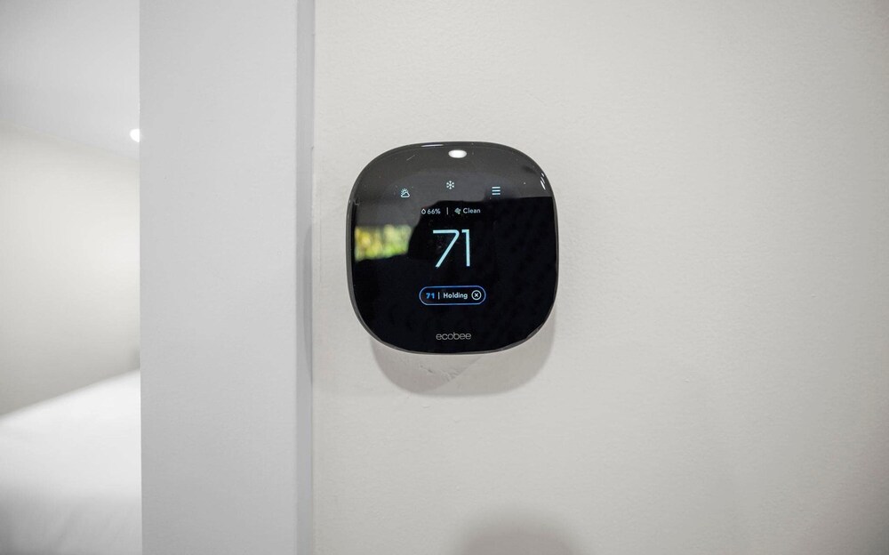 Uhost AI 4-unit Gem Mins to Las Olas Beach