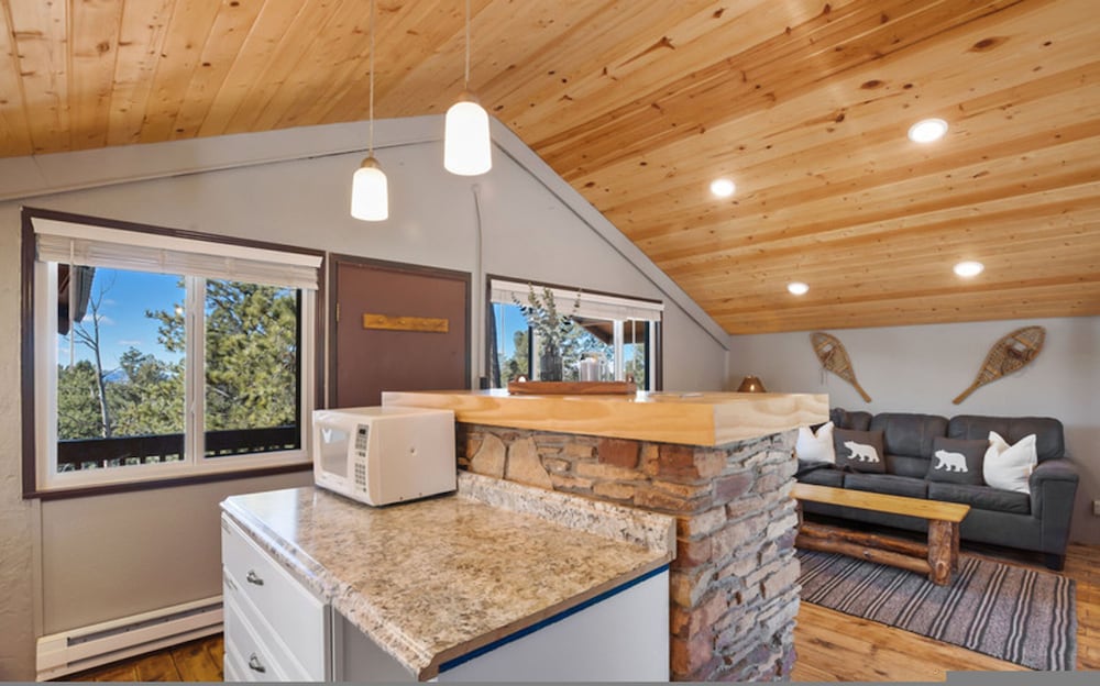 Perch Point- Hikers Dream Cabin Base