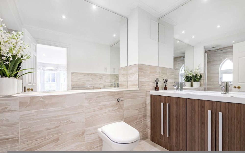 4-bed House Next To Harrods Pont Street Mews