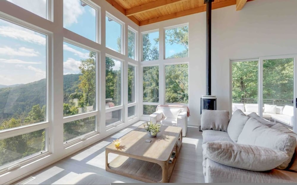 Sky-high Mountain Luxury w Jaw Dropping Views