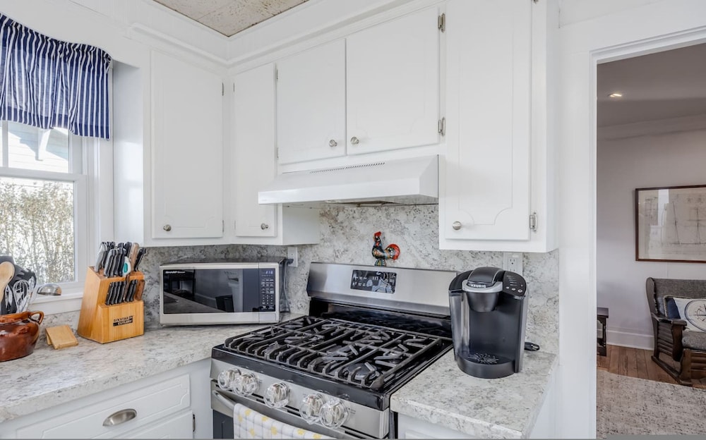 Beachfront Retreat - 5BR Home With Stunning Views