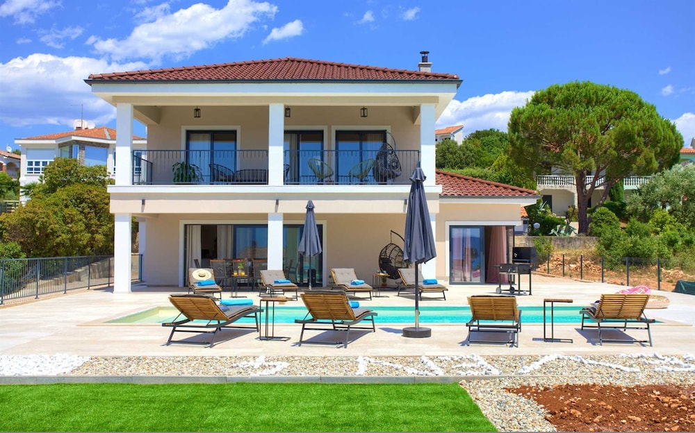 Villa Magnifica in Pinezici