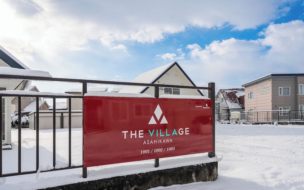 THE VILLAGE 1003