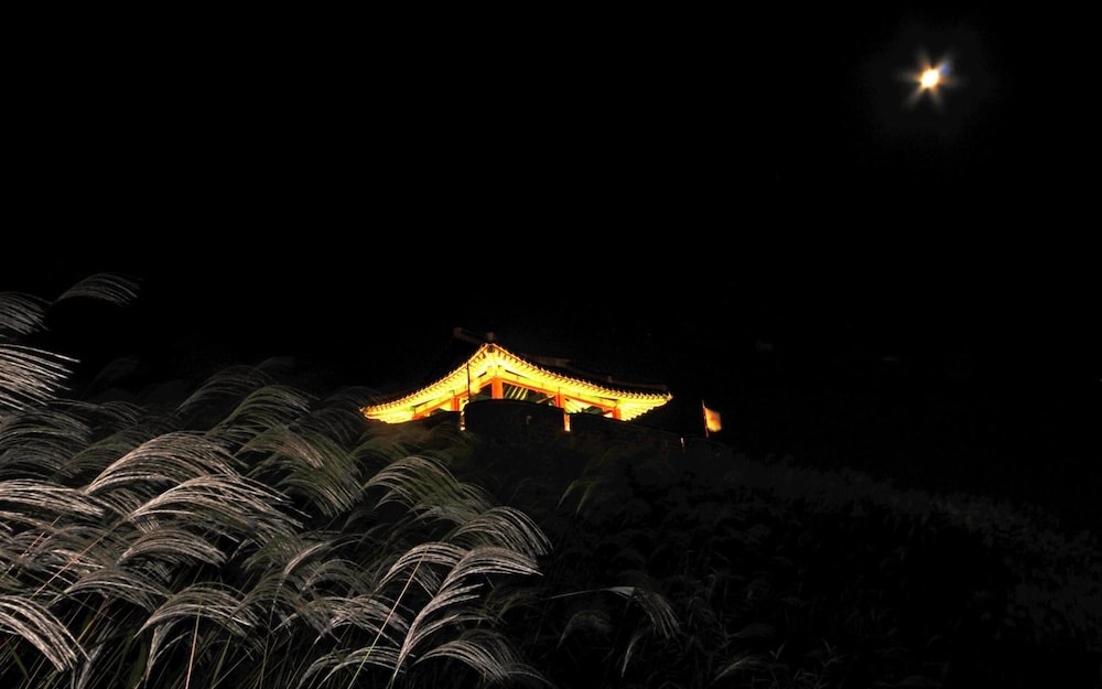 Hwaseong Guest House - Hostel