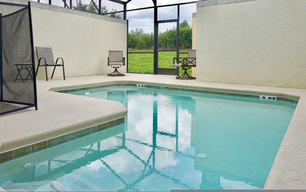 8933 Minnie s Townhouse Champions Resort Pool