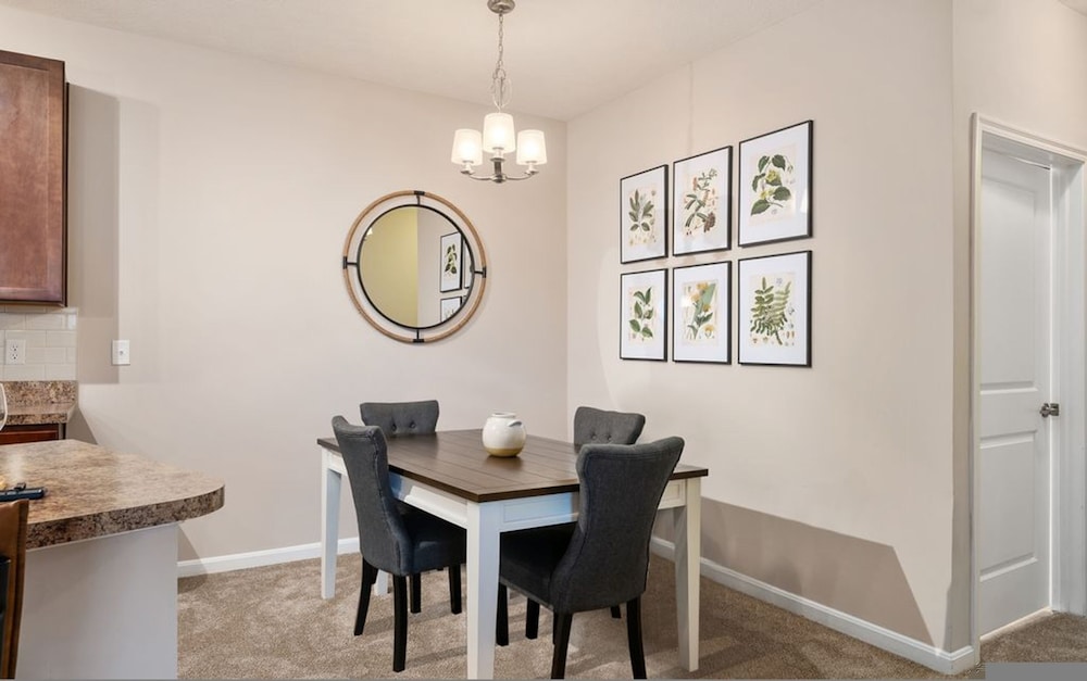 Ground Floor 2BR w Lux Amenities At Albany Glen