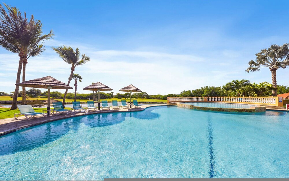 Private Jacuzzi Resort Amenities Close 2 Beach