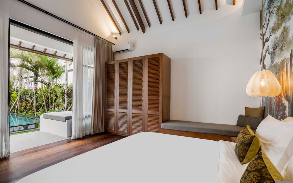 Villa Nusantara 4 by Alfred in Bali - Brand NEW Luxury 4BD Pool Villa Pererenan Beach Caggu
