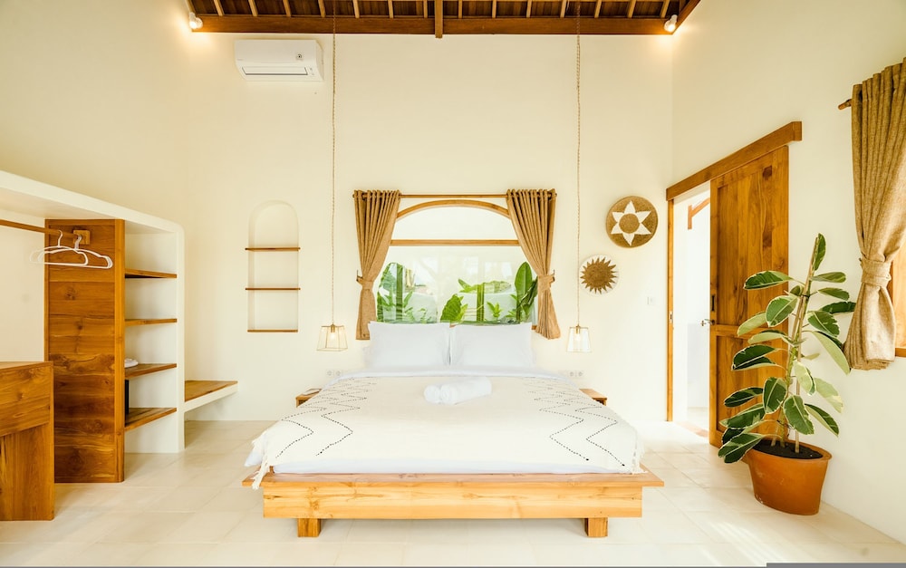 Villa Canggutopia 1 by Alfred in Bali - Tropical Hideaway 1BR Pool Villa Prime Location Canggu Beach