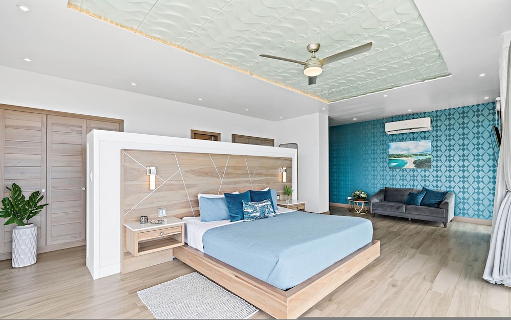 Luxury Villa Hot Tub Ocean Views Fully Staffed