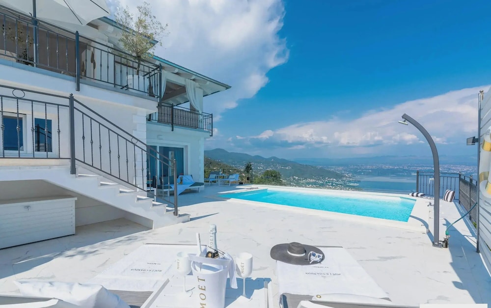 Villa Lauriana Nearby Opatija - Crovillas