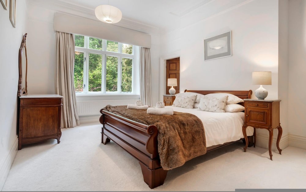 Richmond Place - Apartment in Private Mansion